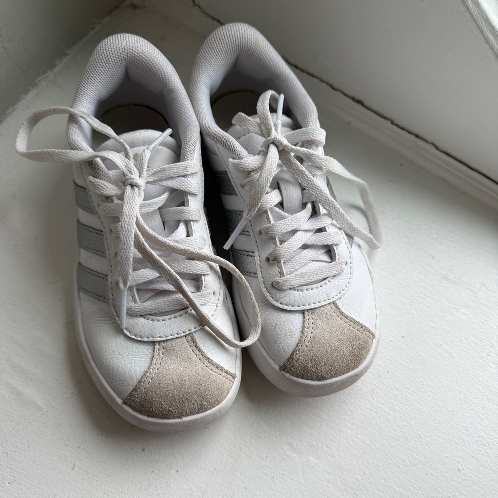 Adidas Kids White Leather Sneakers Suede Toe 3 Stripe Size 11.5